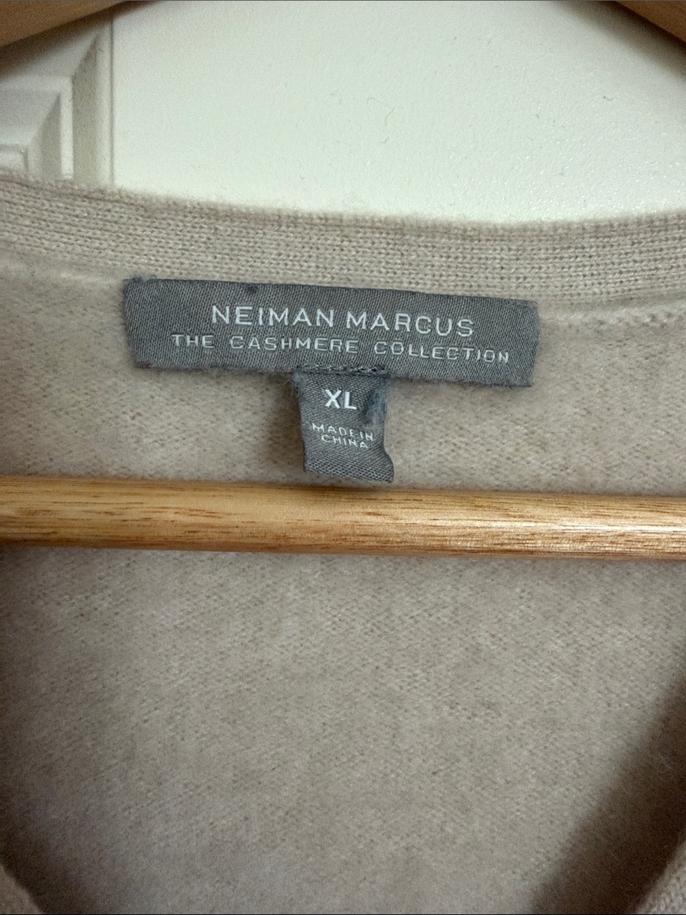 Neiman Marcus Ruffle-Front V-Neck 100% Cashmere Cardigan - Light Beige - Picture 2 of 6